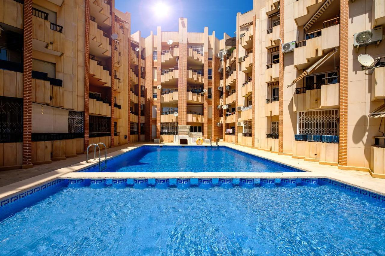 Holiday Royal Suite Concordia Τορεβιέχα Εξωτερικό φωτογραφία