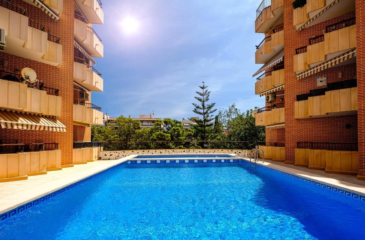 Holiday Royal Suite Concordia Τορεβιέχα Εξωτερικό φωτογραφία